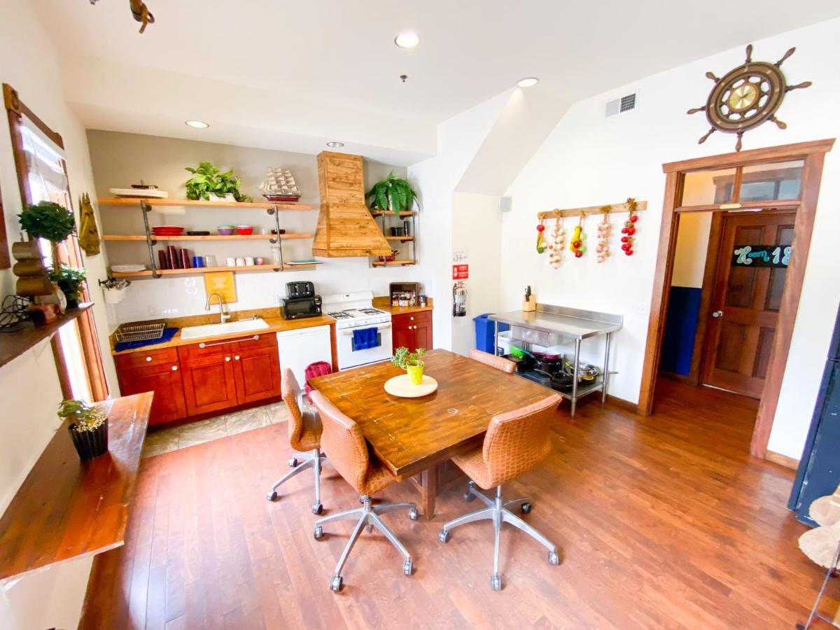 Ith San Diego Adventure Hostel (Adults Only) Eksteriør bilde
